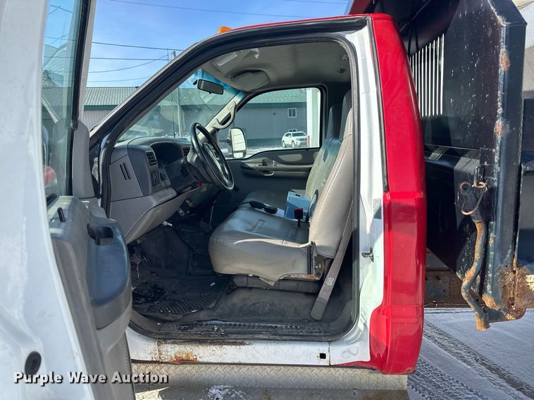 image for item DV0583 1999 Ford F450 Super Duty dump truck