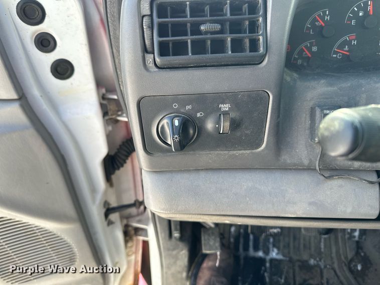 image for item DV0583 1999 Ford F450 Super Duty dump truck