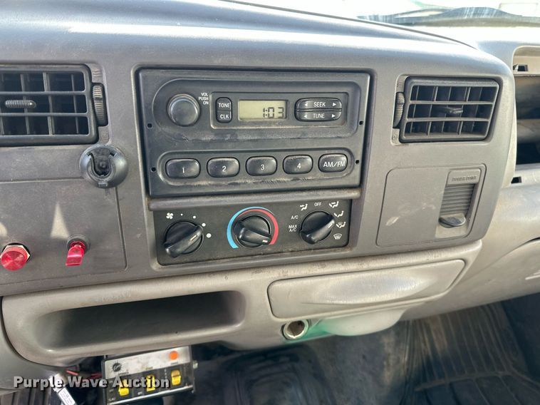 image for item DV0583 1999 Ford F450 Super Duty dump truck