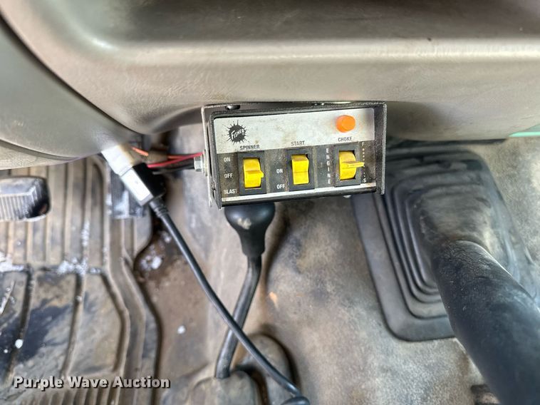 image for item DV0583 1999 Ford F450 Super Duty dump truck