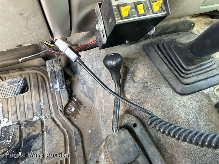 image for item DV0583 1999 Ford F450 Super Duty dump truck