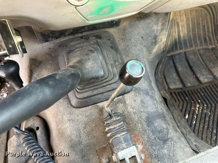 image for item DV0583 1999 Ford F450 Super Duty dump truck