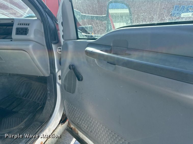 image for item DV0583 1999 Ford F450 Super Duty dump truck