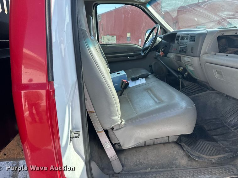 image for item DV0583 1999 Ford F450 Super Duty dump truck