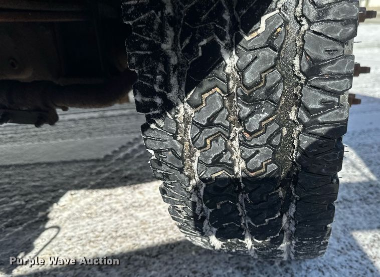 image for item DV0583 1999 Ford F450 Super Duty dump truck