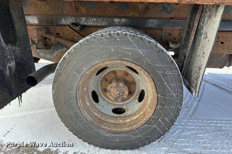 image for item DV0583 1999 Ford F450 Super Duty dump truck