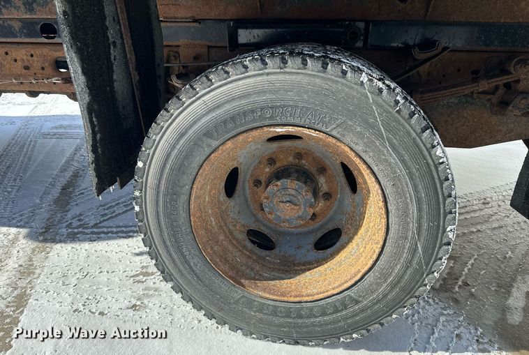 image for item DV0583 1999 Ford F450 Super Duty dump truck