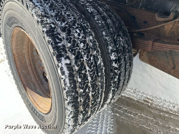 image for item DV0583 1999 Ford F450 Super Duty dump truck