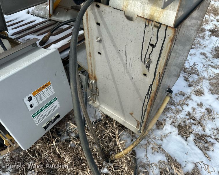 image for item DV0585 Henderson spreader