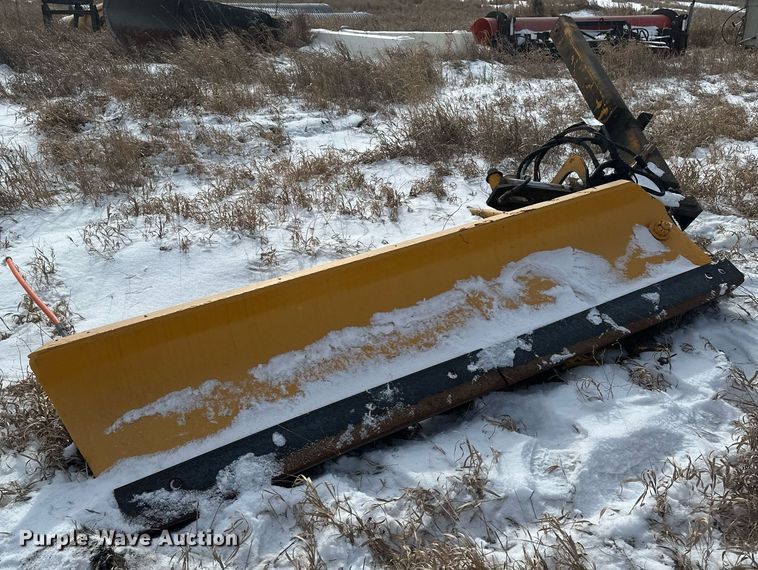 image for item DV0586 Henke 8' W wing plow