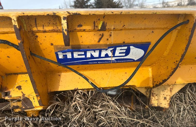 image for item DV0586 Henke 8' W wing plow