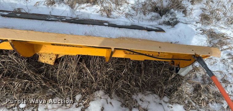 image for item DV0586 Henke 8' W wing plow