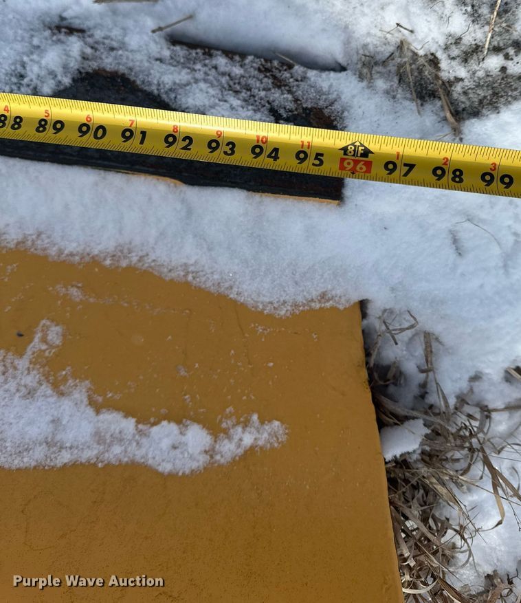 image for item DV0586 Henke 8' W wing plow