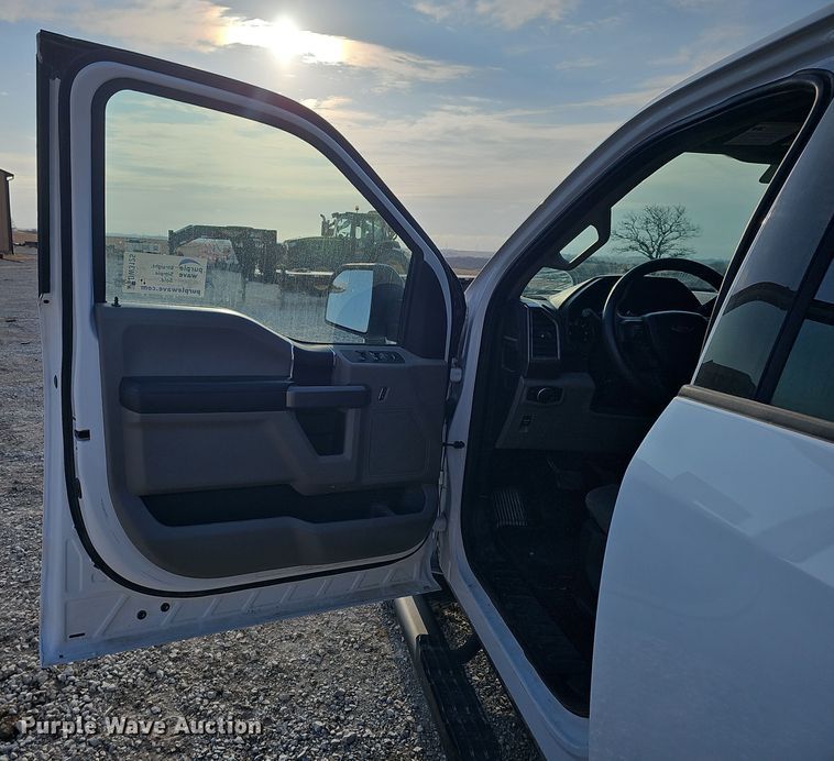 image for item DW3125 2020 Ford F150 SuperCrew pickup truck