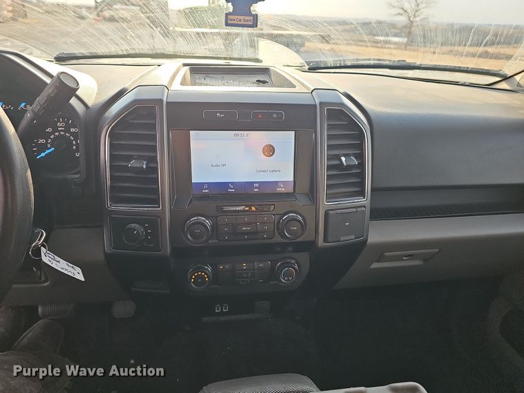 image for item DW3125 2020 Ford F150 SuperCrew pickup truck