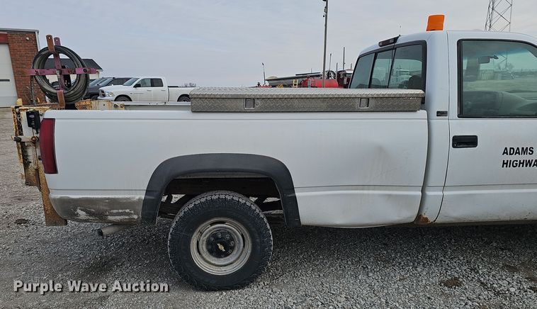 image for item DW3126 1996 Chevrolet K2500 Cheyenne pickup truck