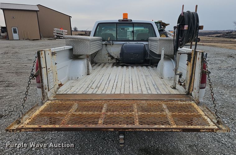 image for item DW3126 1996 Chevrolet K2500 Cheyenne pickup truck