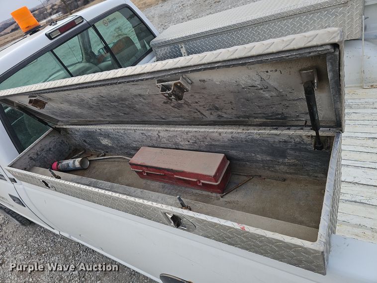 image for item DW3126 1996 Chevrolet K2500 Cheyenne pickup truck