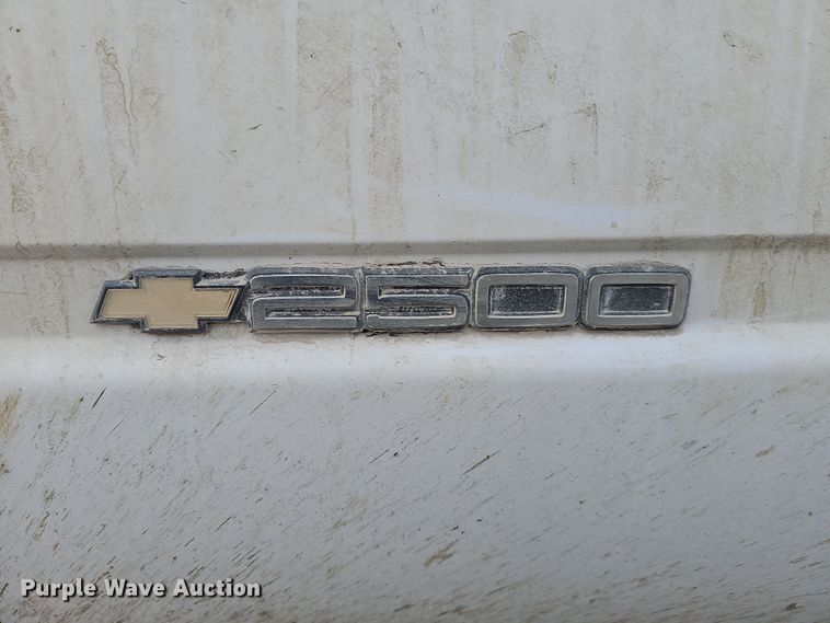 image for item DW3126 1996 Chevrolet K2500 Cheyenne pickup truck