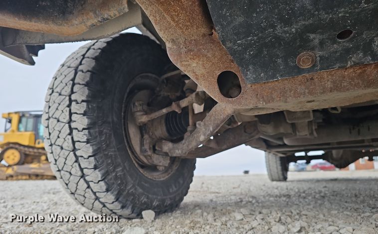 image for item DW3126 1996 Chevrolet K2500 Cheyenne pickup truck