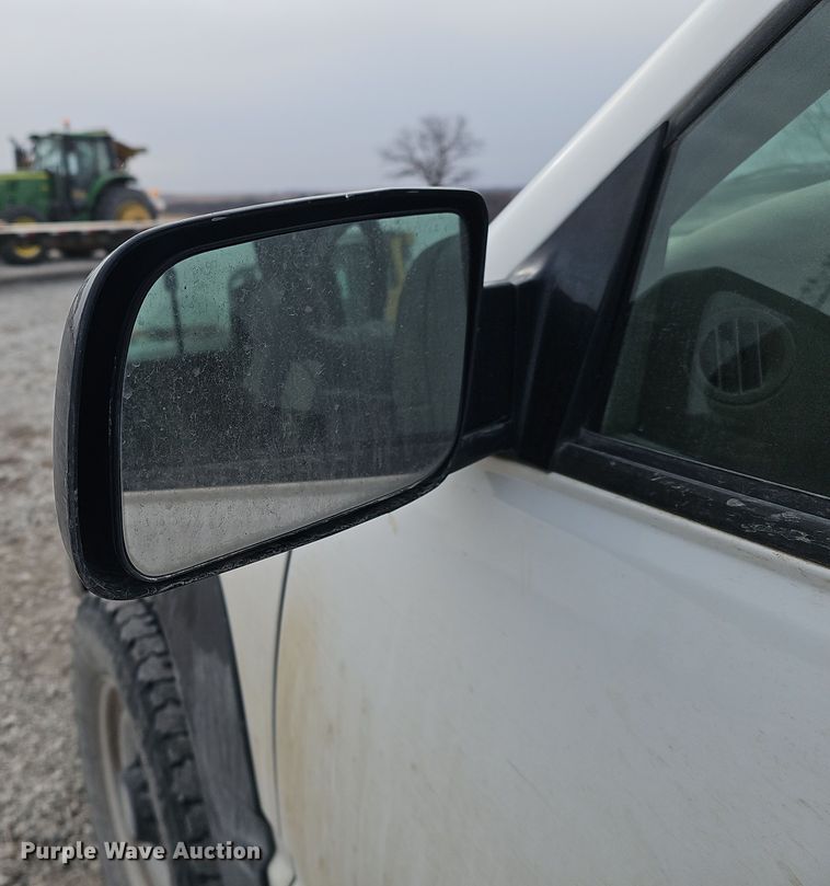 image for item DW3126 1996 Chevrolet K2500 Cheyenne pickup truck
