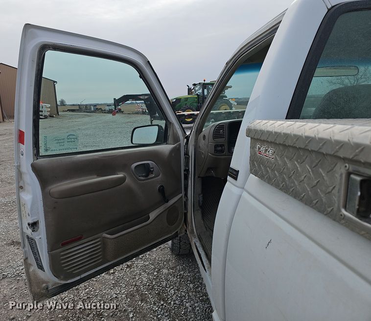 image for item DW3126 1996 Chevrolet K2500 Cheyenne pickup truck