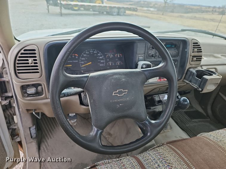 image for item DW3126 1996 Chevrolet K2500 Cheyenne pickup truck