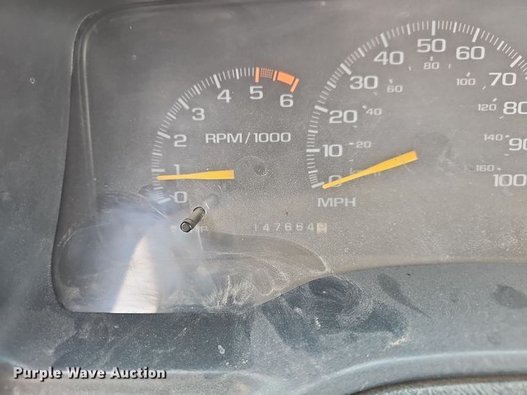 image for item DW3126 1996 Chevrolet K2500 Cheyenne pickup truck