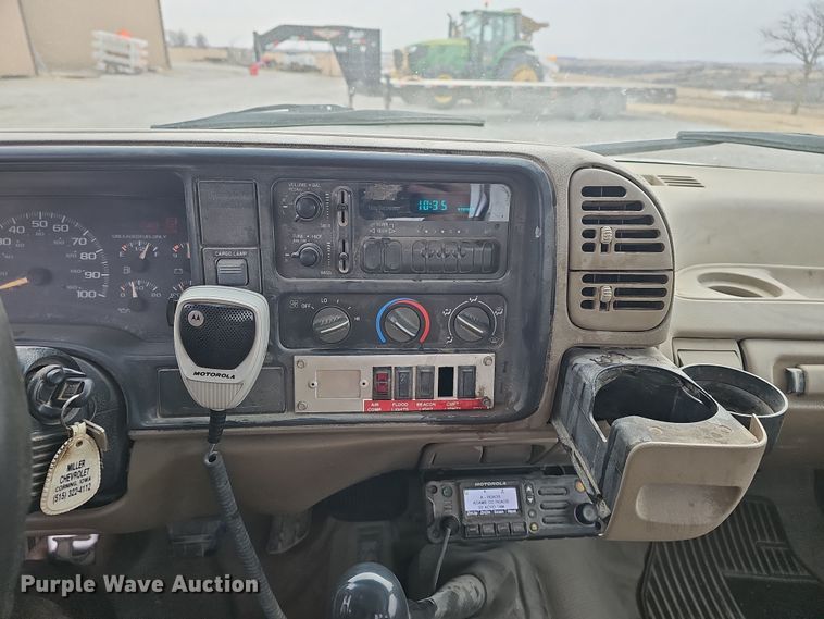 image for item DW3126 1996 Chevrolet K2500 Cheyenne pickup truck