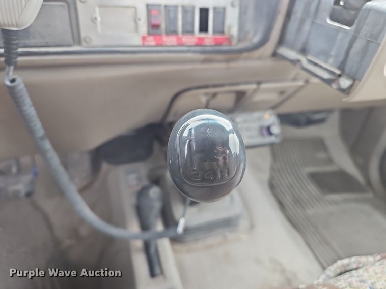 image for item DW3126 1996 Chevrolet K2500 Cheyenne pickup truck