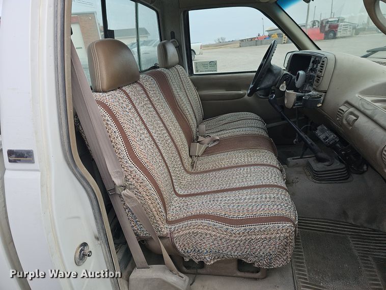 image for item DW3126 1996 Chevrolet K2500 Cheyenne pickup truck