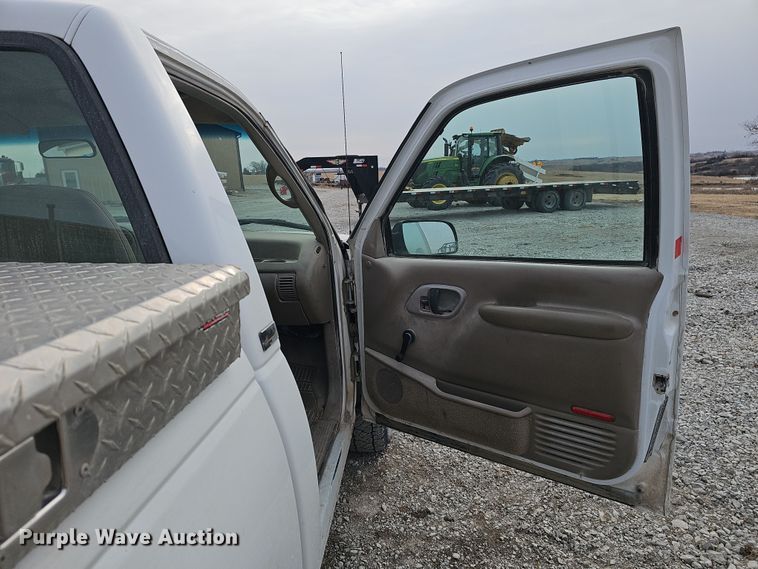 image for item DW3126 1996 Chevrolet K2500 Cheyenne pickup truck