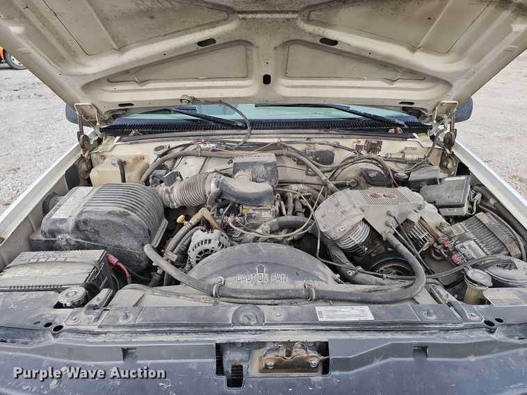 image for item DW3126 1996 Chevrolet K2500 Cheyenne pickup truck