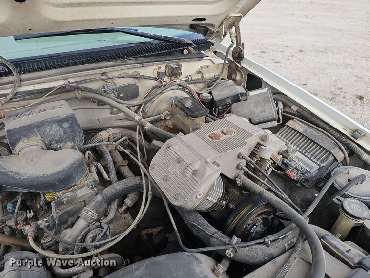 image for item DW3126 1996 Chevrolet K2500 Cheyenne pickup truck