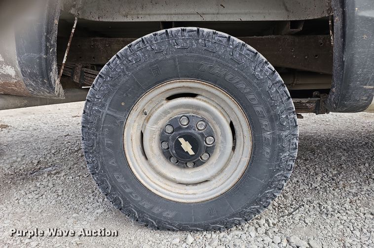 image for item DW3126 1996 Chevrolet K2500 Cheyenne pickup truck