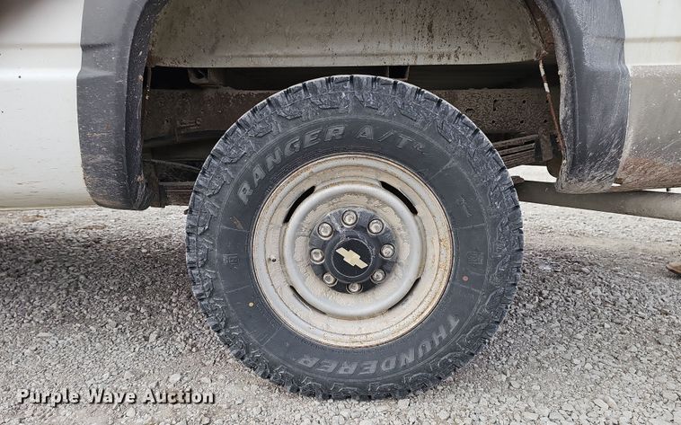 image for item DW3126 1996 Chevrolet K2500 Cheyenne pickup truck
