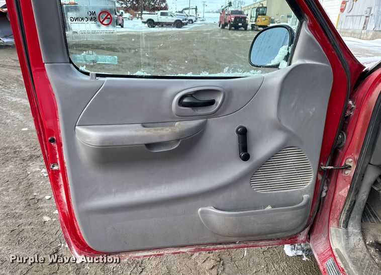 image for item EG7120 2002 Ford F150 pickup truck