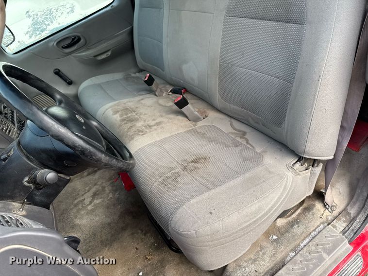 image for item EG7120 2002 Ford F150 pickup truck