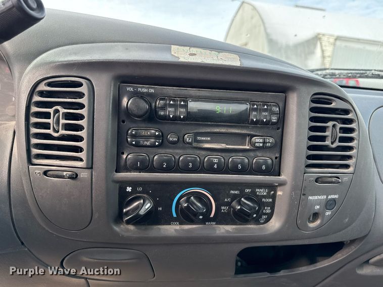 image for item EG7120 2002 Ford F150 pickup truck