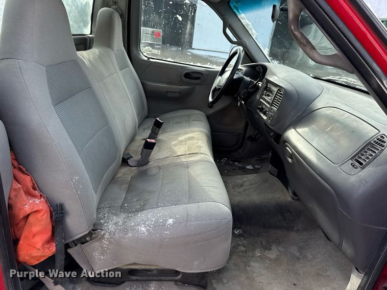 image for item EG7120 2002 Ford F150 pickup truck