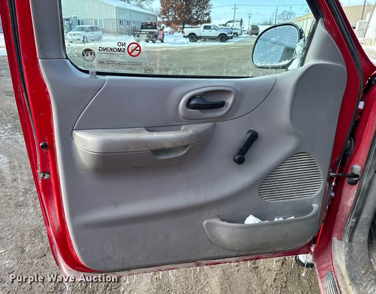 image for item EG7121 2002 Ford F150 pickup truck