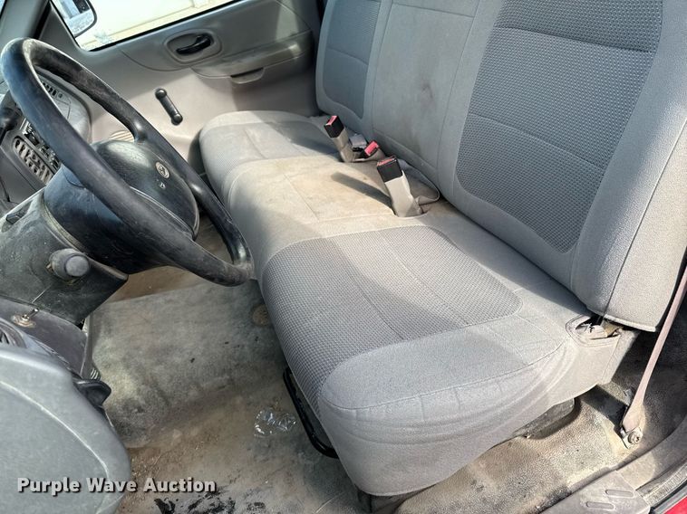 image for item EG7121 2002 Ford F150 pickup truck