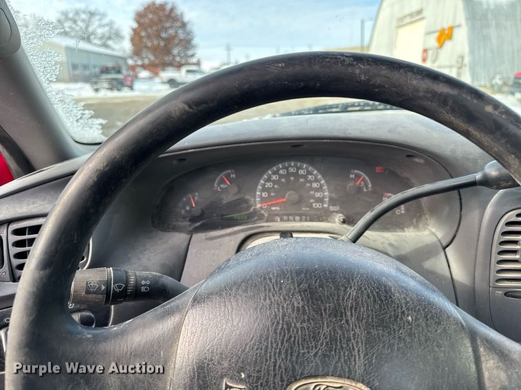 image for item EG7121 2002 Ford F150 pickup truck