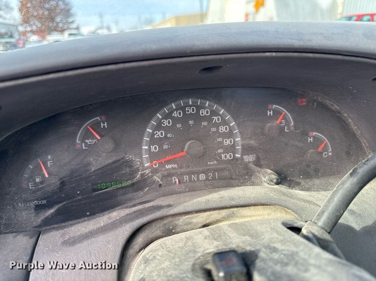 image for item EG7121 2002 Ford F150 pickup truck