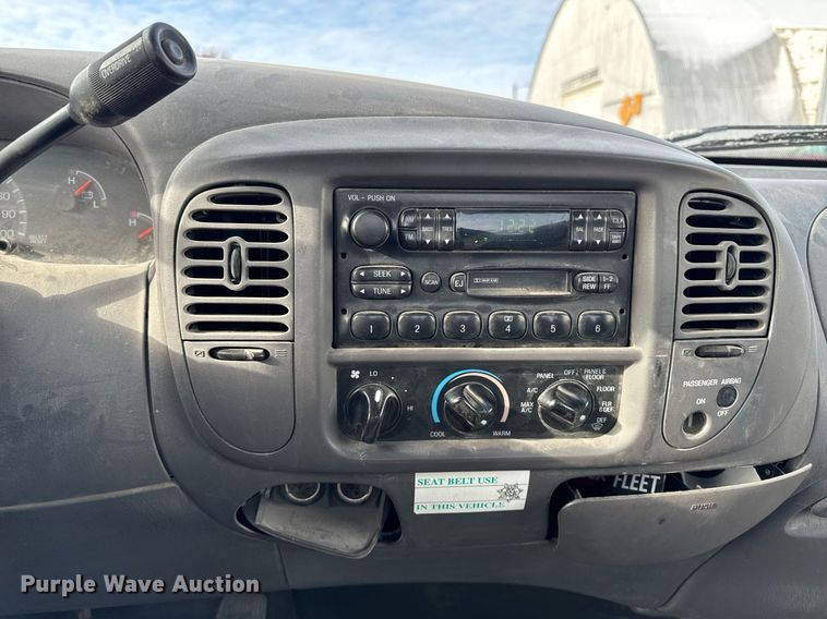 image for item EG7121 2002 Ford F150 pickup truck