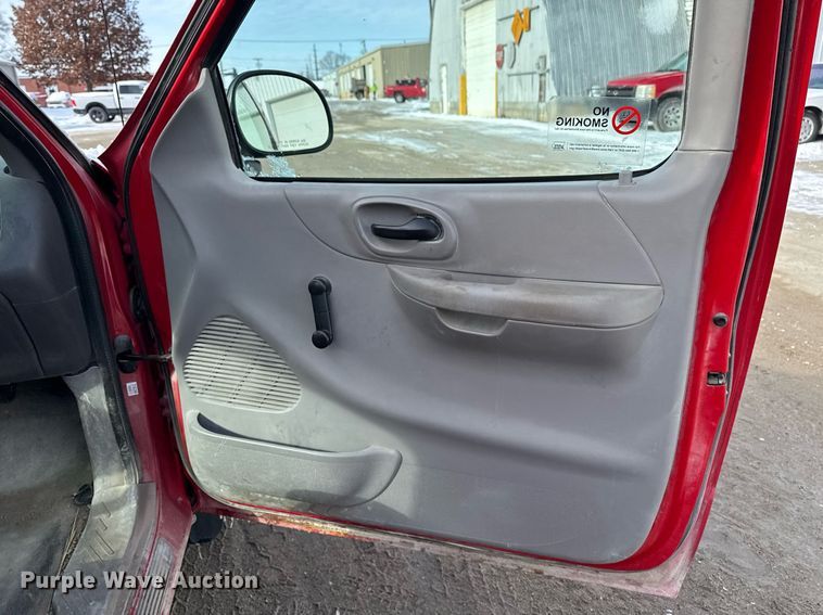 image for item EG7121 2002 Ford F150 pickup truck