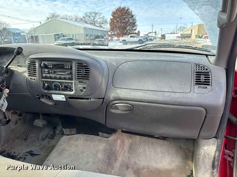 image for item EG7121 2002 Ford F150 pickup truck