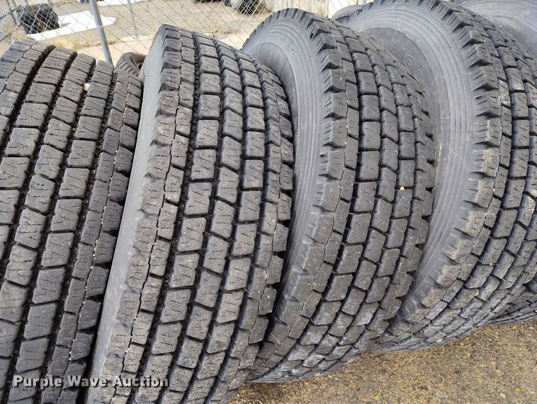 image for item EH0173 (8) Toyo M920 315/80R22.5 tires