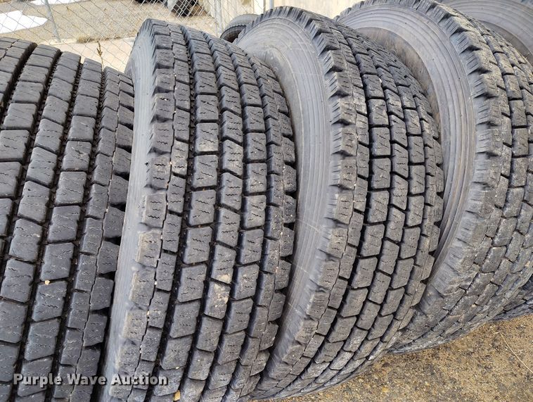 image for item EH0173 (8) Toyo M920 315/80R22.5 tires