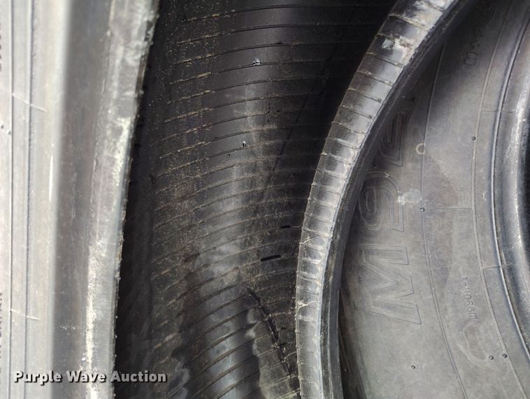 image for item EH0173 (8) Toyo M920 315/80R22.5 tires